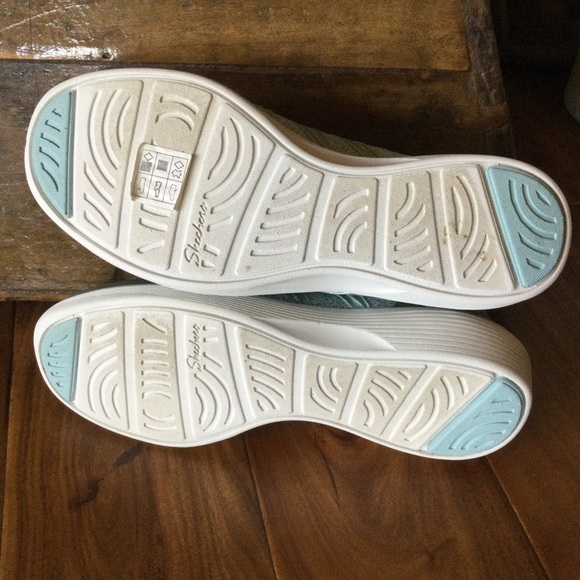 ✔️ Like New Skechers Arya Sneaker Woman’s Size 6.5 - Picture 6 of 8